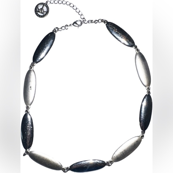 Trifari Silver-tone Fashion statement Necklace  15-18” - Picture 9 of 10